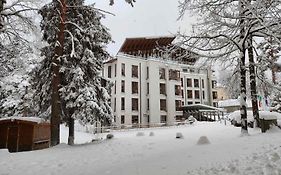 Radina'S Way Hotel